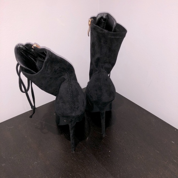 Heels - Picture 5 of 6